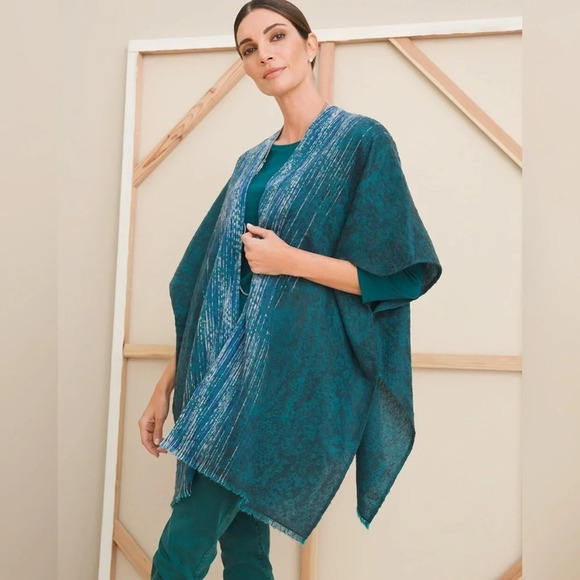 Chico’s Python Print Jacquard Ruana Wrap - Picture 2 of 10